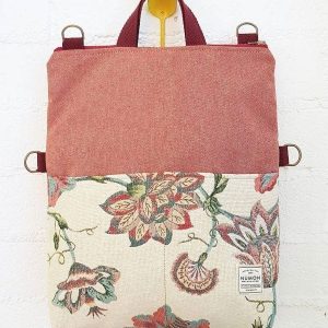 Bolso-mochila reciclado rosa con flores