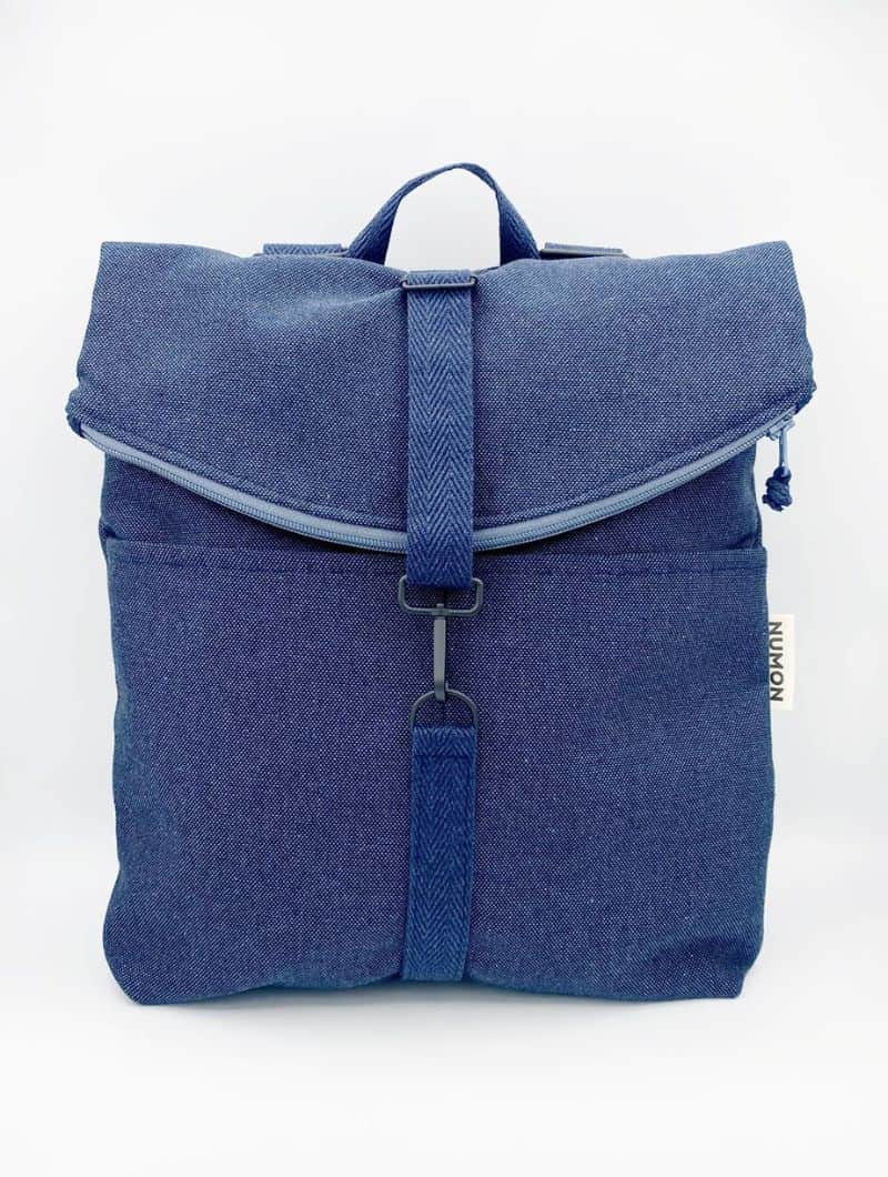 Mochila azul denim de tapicería reciclada - Imagen 2